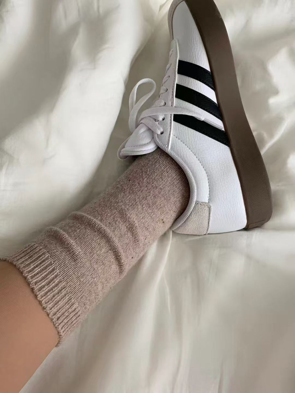 S049