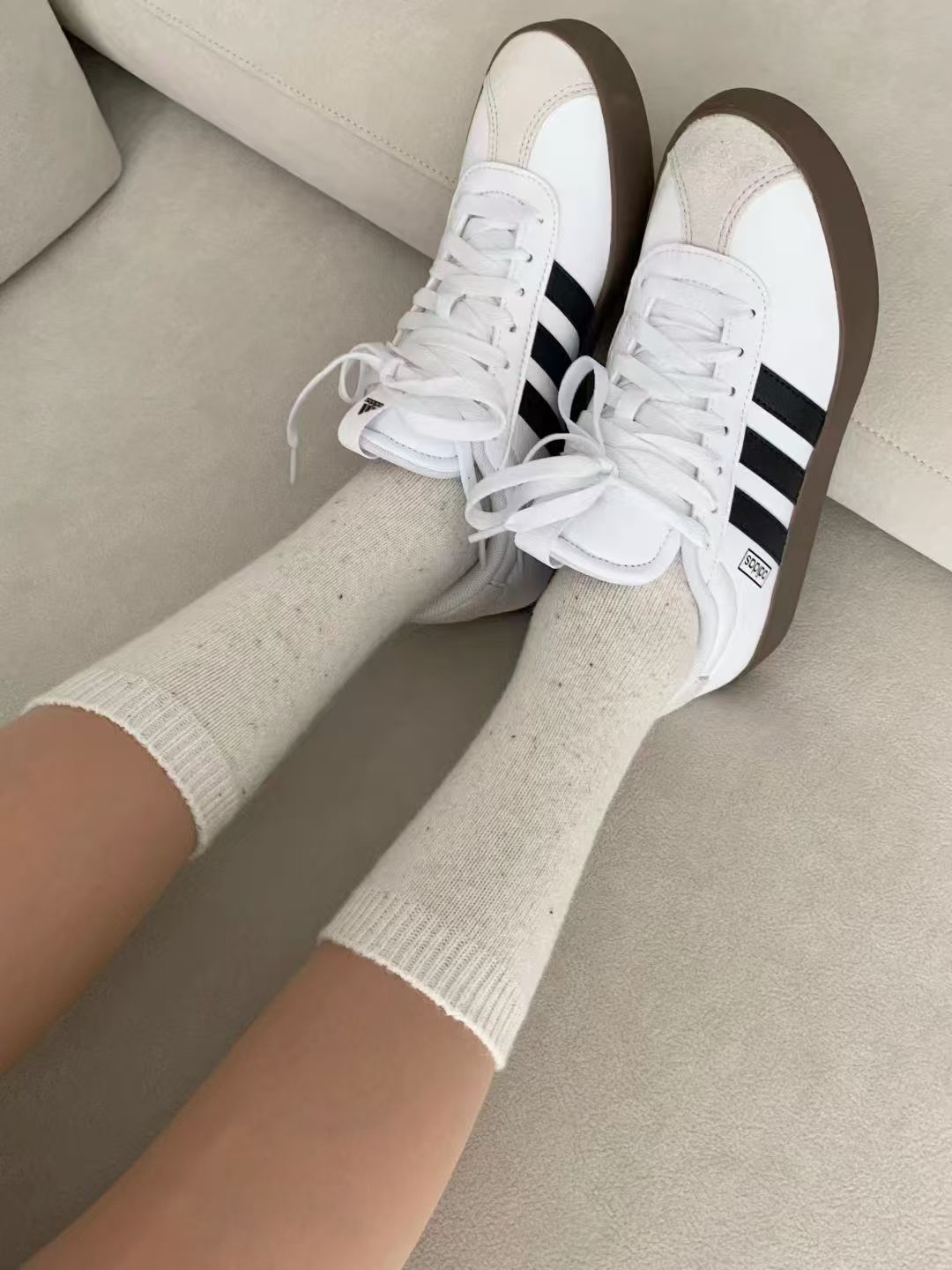 S049