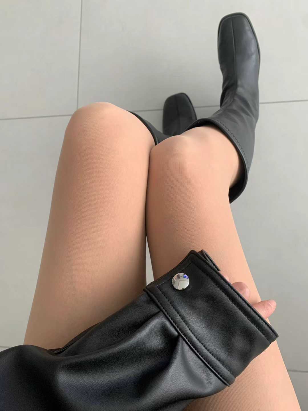 S048