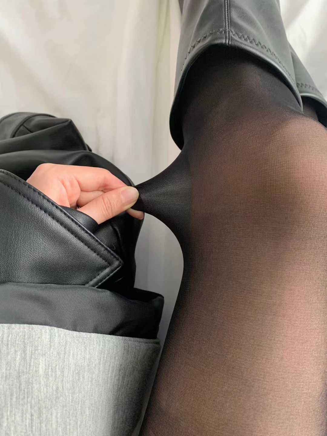 S048